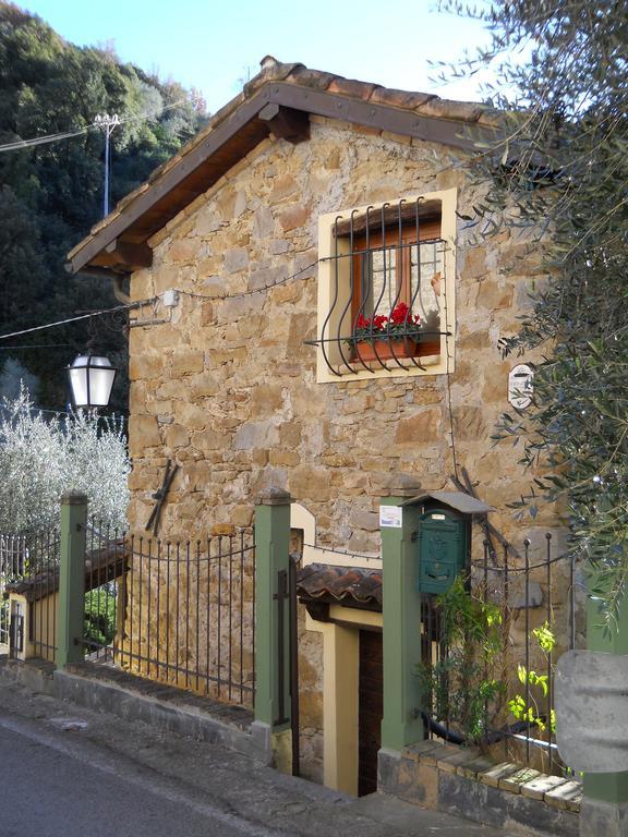 Lo Scoiattolo Villa Ventimiglia Bagian luar foto