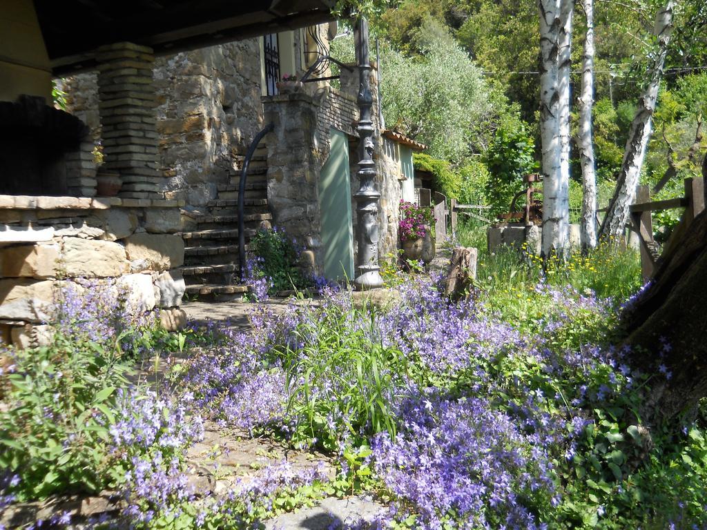 Lo Scoiattolo Villa Ventimiglia Bagian luar foto